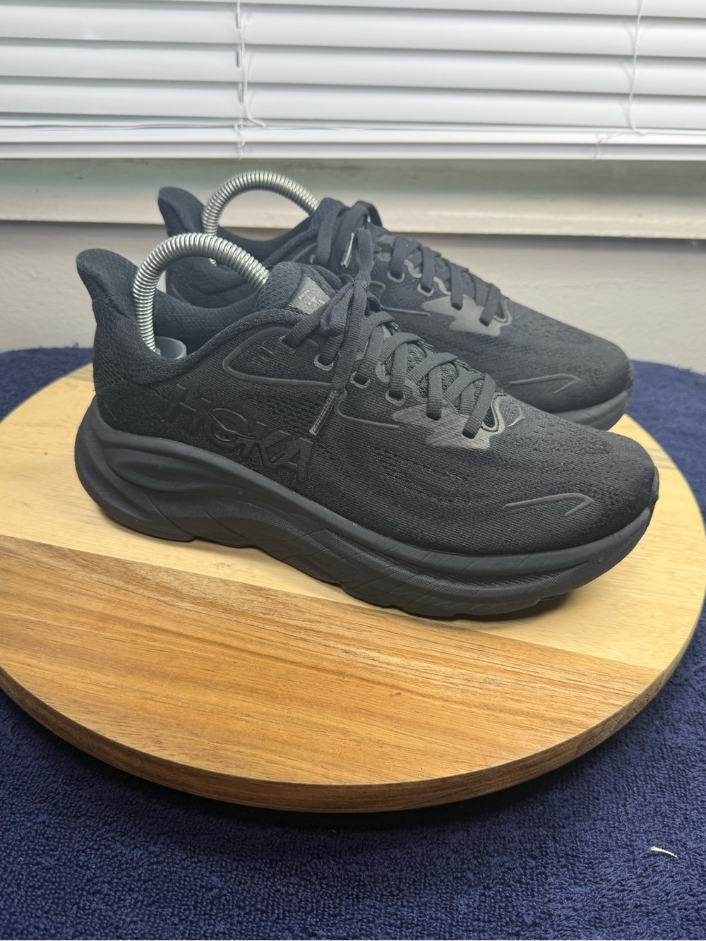 Hoka Clifton 10 (Women’s 7.5 Wide)